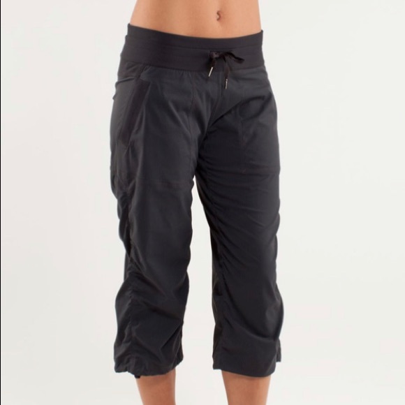 Lululemon Studio Crop Black size 4 - Picture 2 of 9